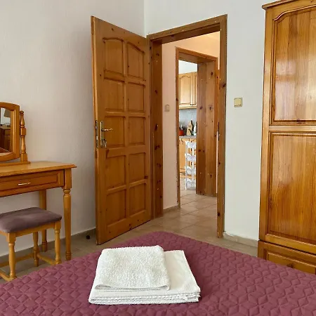 Panorama Chantall-Izby,Apartmany S Vyhladom Na More Ravda Exterior photo